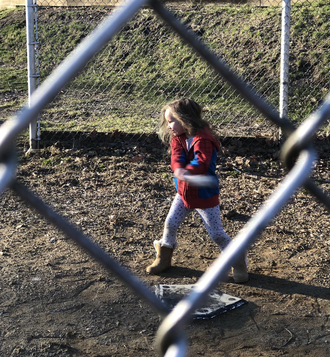 padavies3's tweet photo. Learning to play baseball with her big brothers...maybe a future @StacyPiagno or @KelsieWhitmore
@womenbaseball1 #SpidermanJacket https://t.co/biv4boteHE