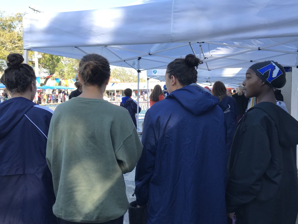 N_FL_Swimming's tweet photo. Great 1st Day of 1-4 Champs! #swimmingfastinthecold #gonfs https://t.co/Zyem9scquV