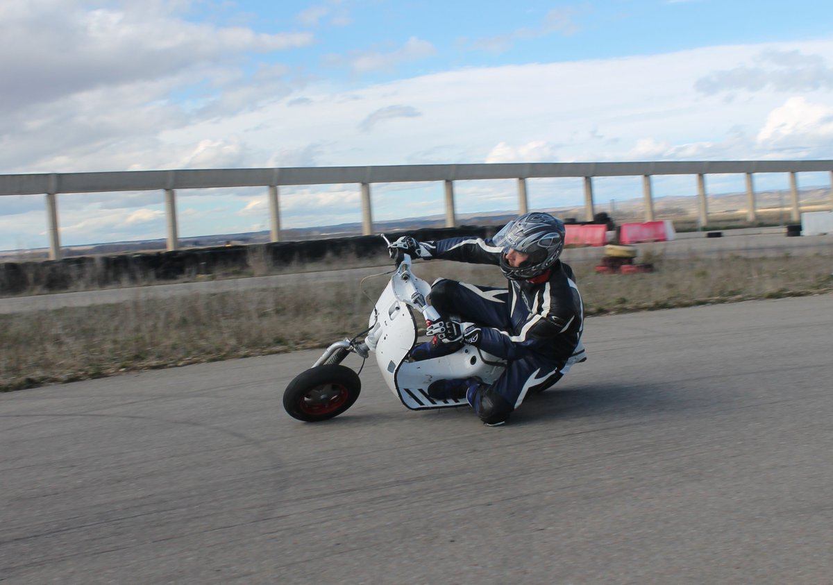 Día de entrenos. #vespa #VTR24H