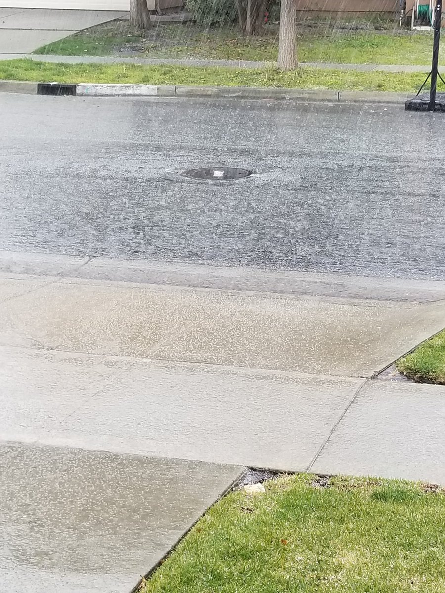 Hailing in San Jose! <a href="/NWSBayArea/">NWS Bay Area 🌉</a>