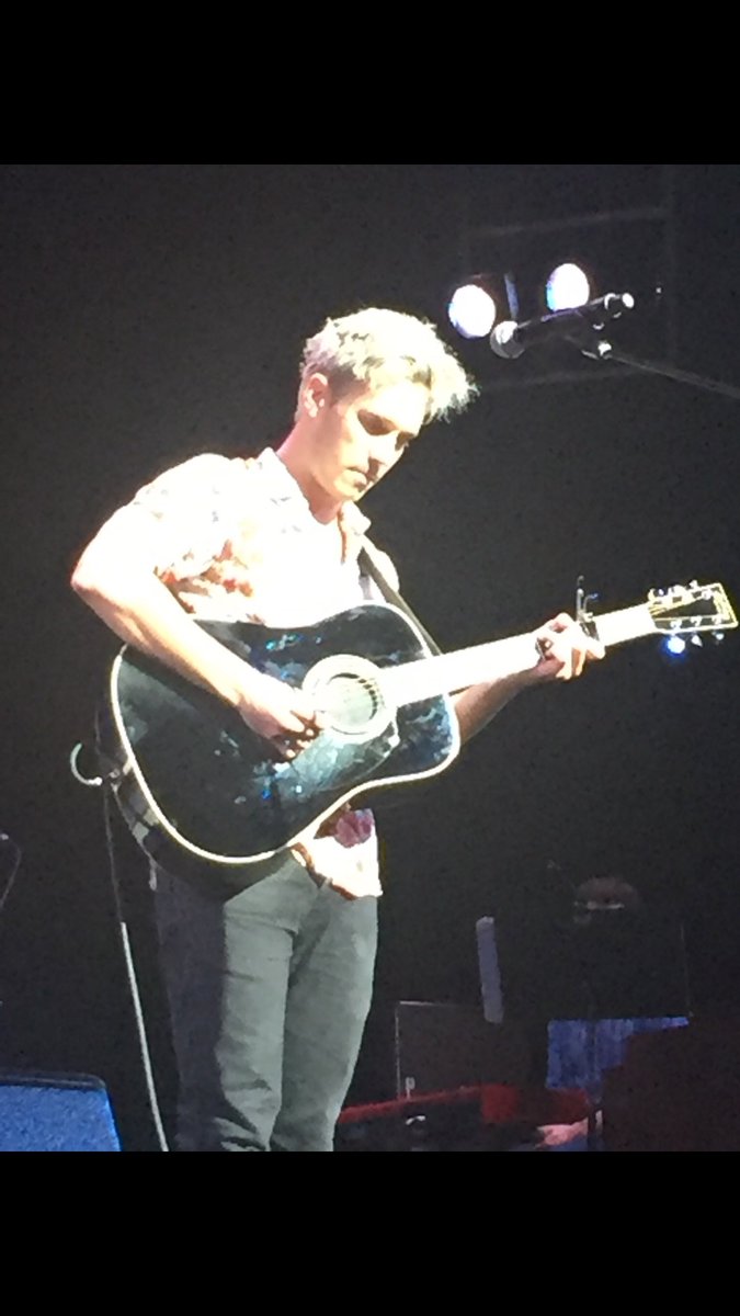 DYPM03's tweet photo. If you are a #SamFan like me you are not gonna want to miss listening to him at @opry via @WSMradio tonight, in about 25mins!! Can’t wait to hear what he’ll be playing-whether it’s an original, Gunnar song or a cover #IntheEnd it’s sure to be beautiful✨ @SamPalladio #oprynight https://t.co/vr7TYtxQXm