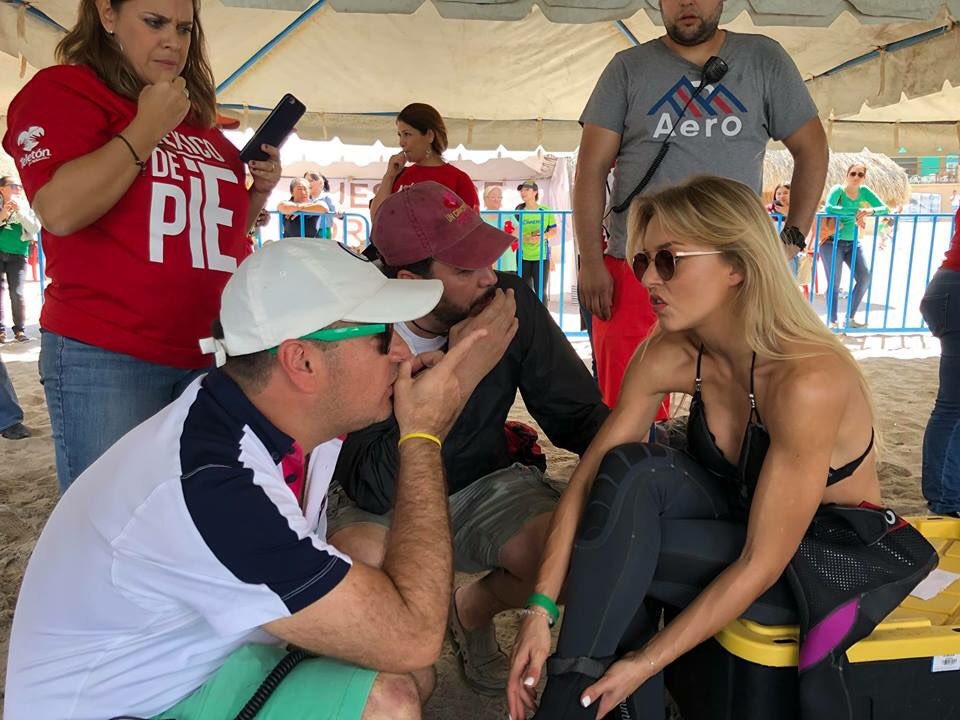 rullinaticas's tweet photo. [📷 1] Lo logramos pusimos a Baja California Sur y Mexico de pie Buceoton con @Anboy88 una producción para televisa. Via #fastrackm https://t.co/r7c6JJhwQu