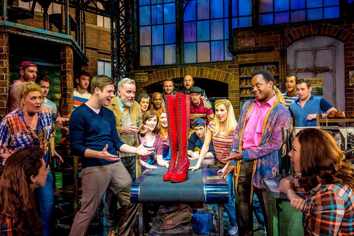 thedavidhunter's tweet photo. It's testament to our wonderful show that after 600 @KinkyBootsUK performances I can still feel like THAT was the best one! What an INCREDIBLE show! #itsnotjustafactory https://t.co/q1ZxWIOjbM