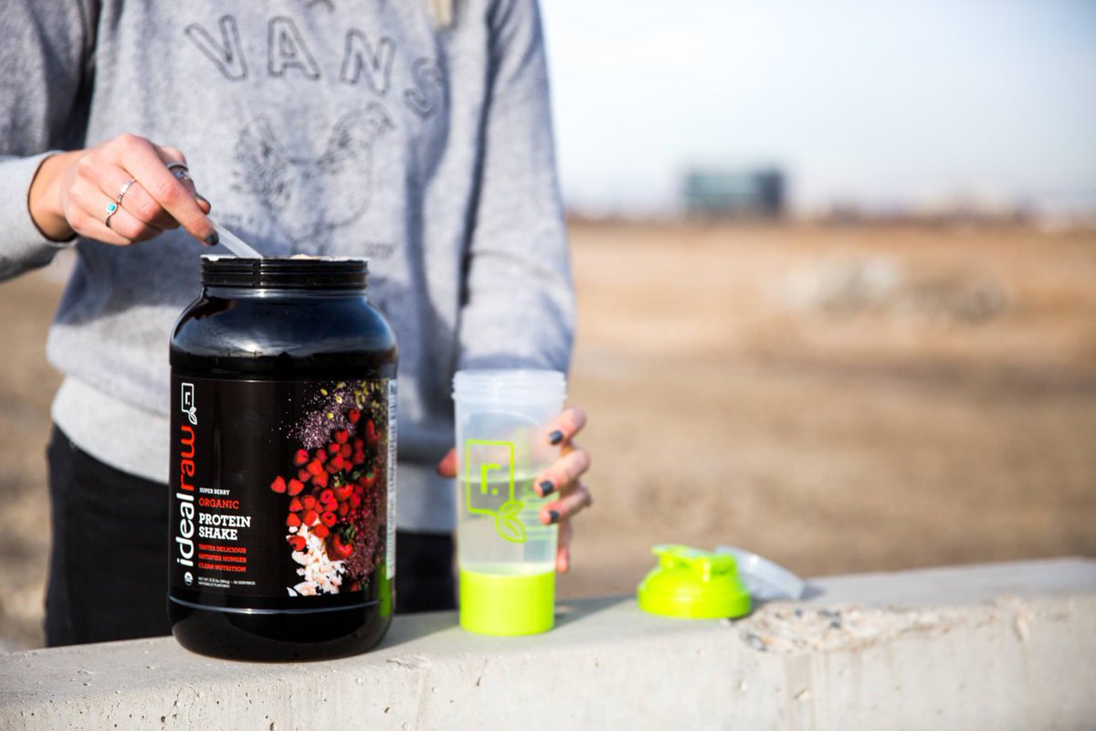 beidealraw's tweet photo. Good news berry lovers! 🍓 Superberry is our protein flavor of the month! Save 20% the whole month of March! 🙌  https://t.co/27oZSWsX4c https://t.co/UGbNsK1GTo