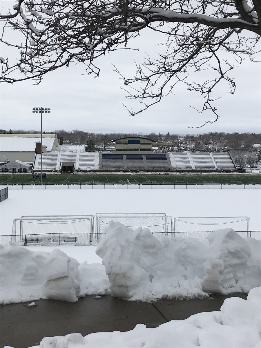 A White out and The Boz is all green. <a href="/HWSColleges/">HWS Colleges</a> Buildings and Grounds crew is second to NONE. An additional thank you to <a href="/CoachCragg/">Mike Cragg</a> <a href="/HobartFootball/">Hobart Football</a> for all ur help preparing our historic field for todays game. #ItsGreatToBeAStatesmen