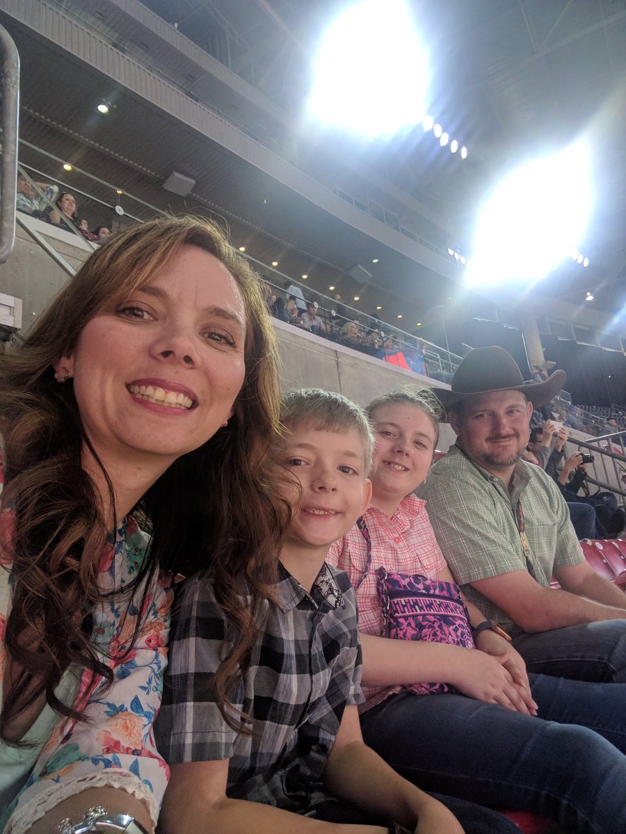 ndbrown83's tweet photo. #RODEOHOUSTON  round 2 https://t.co/Ym630foUbv