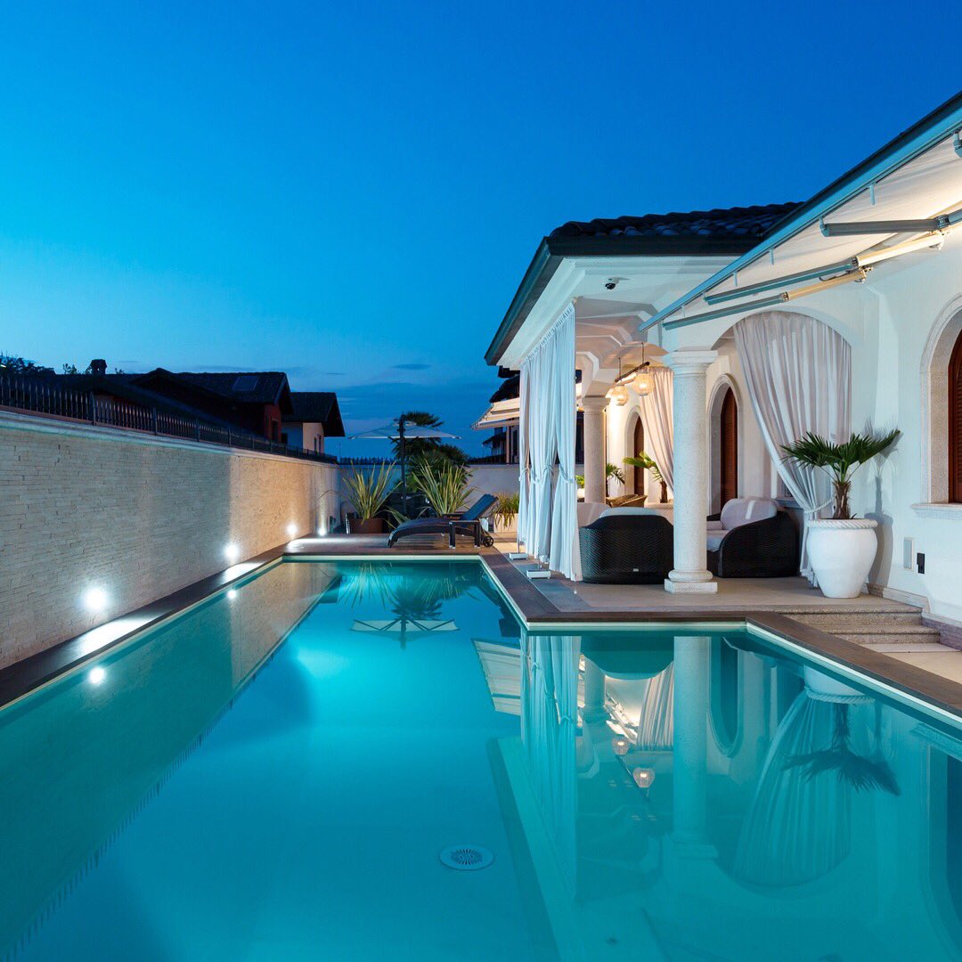 AM Casali: realizziamo piscine in muratura interrate e fuori terra Richiedi un preventivo gratuito ad info@amcasali.it o a +39 0382-766003