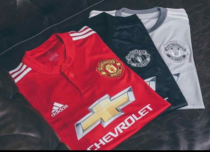 LukiSwish's tweet photo. Derive satisfaction on the day of delivery.. Order for ORIGINAL JERSEYS before D day.. Dm/๐/Whatsapp 08084087085 #Abuja Port Harcourt #amjemeji Ikoyi #theshopwrecker Cee-C Alex and Tobi #LiquidLoungeWithOsi Ikeja #GetToUnderstandThat DJ Neptune #BBNaija #WeAreNigerianCreatives https://t.co/Zui07N8Mea