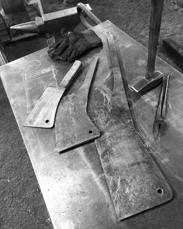 cloverdaleforge's tweet photo. Profiling done. It’s reached its final form. #blacksmith #cleaver #hogsplitter #madeinCanada #forged #knife #thatsnotaknife https://t.co/skJ6A0qtGw https://t.co/ba0lu86keA