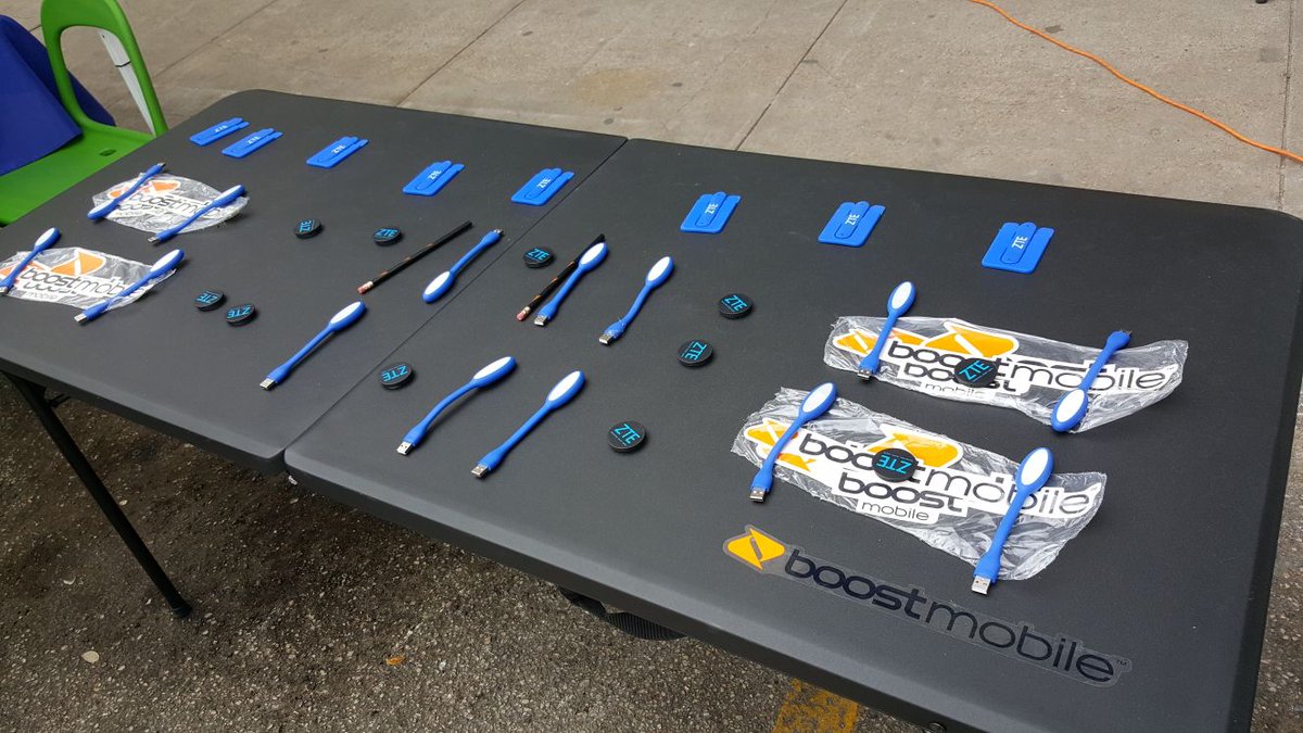 XLWayside's tweet image. Freebies from Boost Mobile!!!! Come on over to 140 S Wayside and check out the amazing phones and awesome plans we have to offer you!!!! Get up to 5 free phones when u switch over!!! #HouTax2018 #BoostNationEvent
#MakeTheSwitch #Wayside
