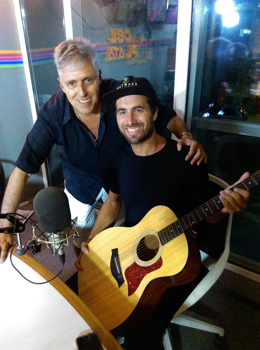 #AnfiteatroDuende aplausos para <a href="/ruseaoficial/">RUSEA oficial</a> cerrando #ElDuende <a href="/RadioDelPlata/">Radio Del Plata</a>