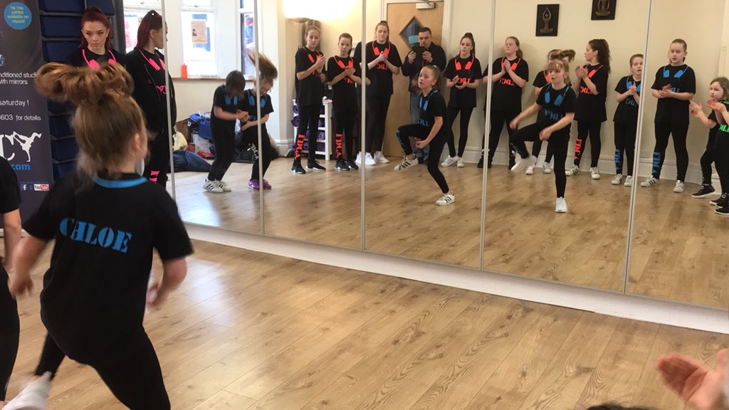 LDC_Dance's tweet photo. Thank you to my amazing students that braved the snow today. ⛄️😘 You blow me away with your constant Support!  ❤️love you all. 💚💙❤️ https://t.co/fbJRidYxz3