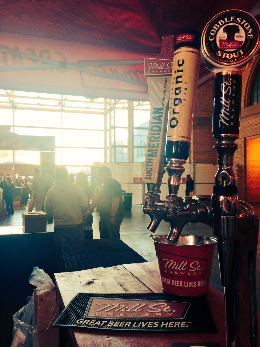 NikkPass's tweet photo. Beauty day for @BrewfestToronto with @MillStreetBrew star lineup! #beer #yum #sun #TO #the6 #localbrew https://t.co/7vJIMRJq2L