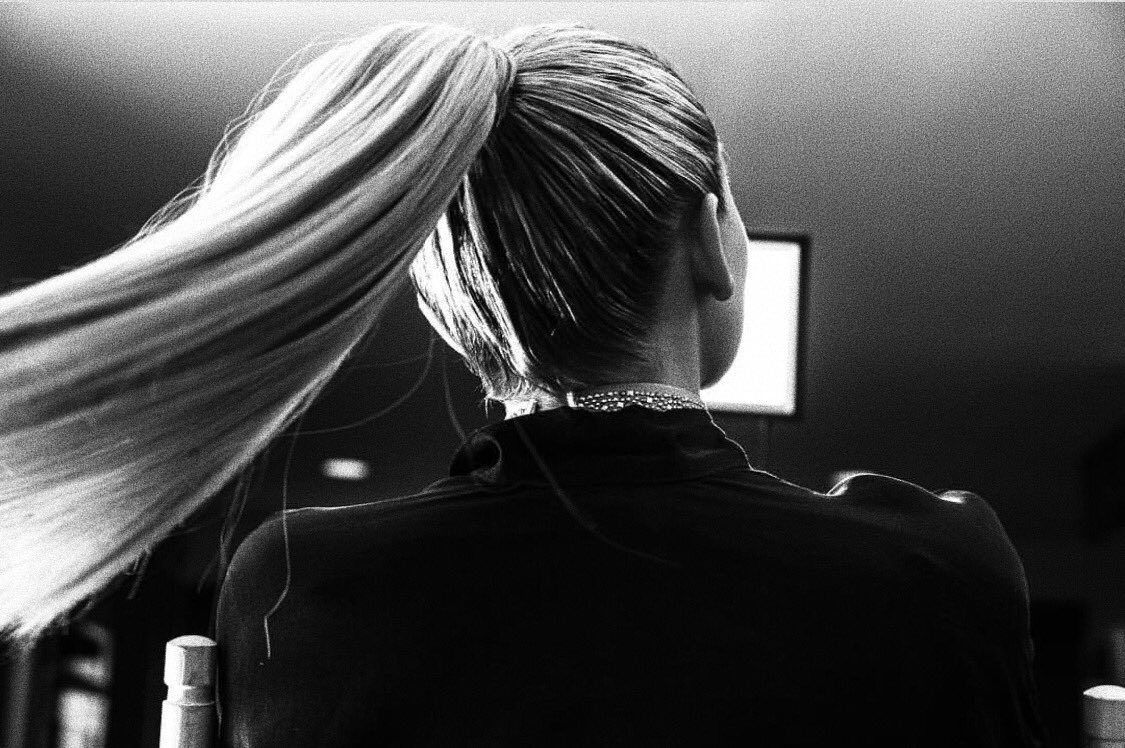 allisimpson's tweet photo. can’t go wrong with a good high pony 💇🏼‍♀️💇🏼‍♀️ https://t.co/VZgnQbdKfu