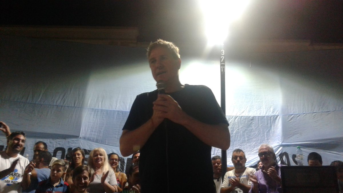 La_CamporaSM's tweet photo. #Ahora en la #PlazaDelPueblo escuchamos las Palabras del Compañero @BoudouAmado cada día #MasAmado #AmadoEnSanMartin https://t.co/ygy2wHKHna