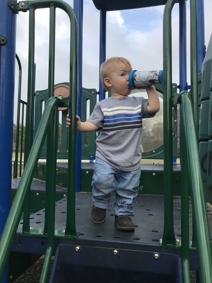 bmead1223's tweet photo. So much attitude. https://t.co/M2Ri20Ayw2