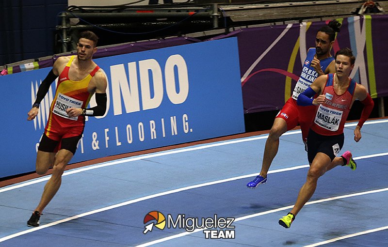 La descalificación de Oscar Husillos nos deja en shock. Miguelez Team ha capturado el momento exacto en el que es descalificado. Dejamos la imagen para que cada uno saque sus conclusiones…

Para nosotros es el campeón.
<a href="/atletismoRFEA/">atletismoRFEA</a> #atletismo #husillos #Birmingham2018 #400m