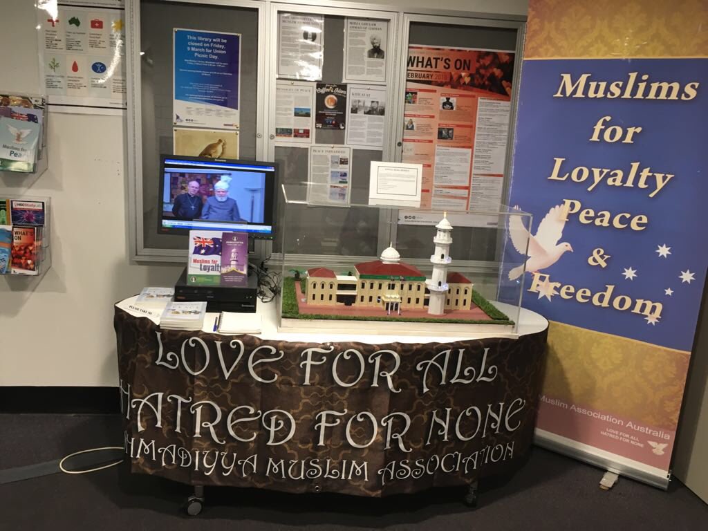 lajnaau's tweet photo. By the Grace of Allah Almighty, #LajnaMarsdenPark held a successful #IntroductiontoIslam exhibition at Riverstone Library in the month of February. Locals left very good feedback and showed tremendous interest in literature. https://t.co/zjv1NFsukE