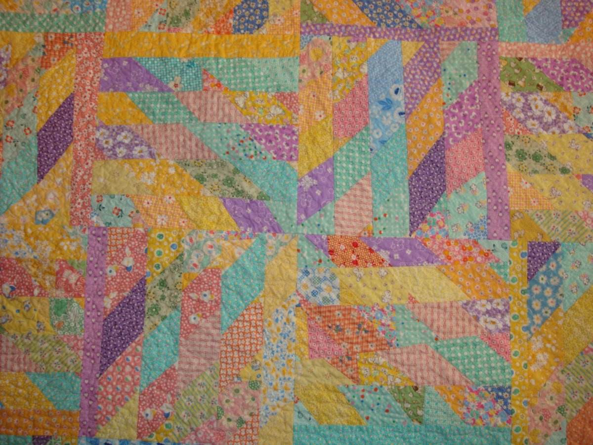 ContemporaryQ's tweet photo. A bright new quilt for sale on etsy!: https://t.co/2Sm0bsZQ3w https://t.co/cBQbQkL9MU