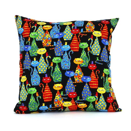 pushpushi's tweet image. Did you know we have pillows in all colors and with different imprints of #pets!  Don't you think you need one:  you can find them here:  bit.ly/2EmQakG