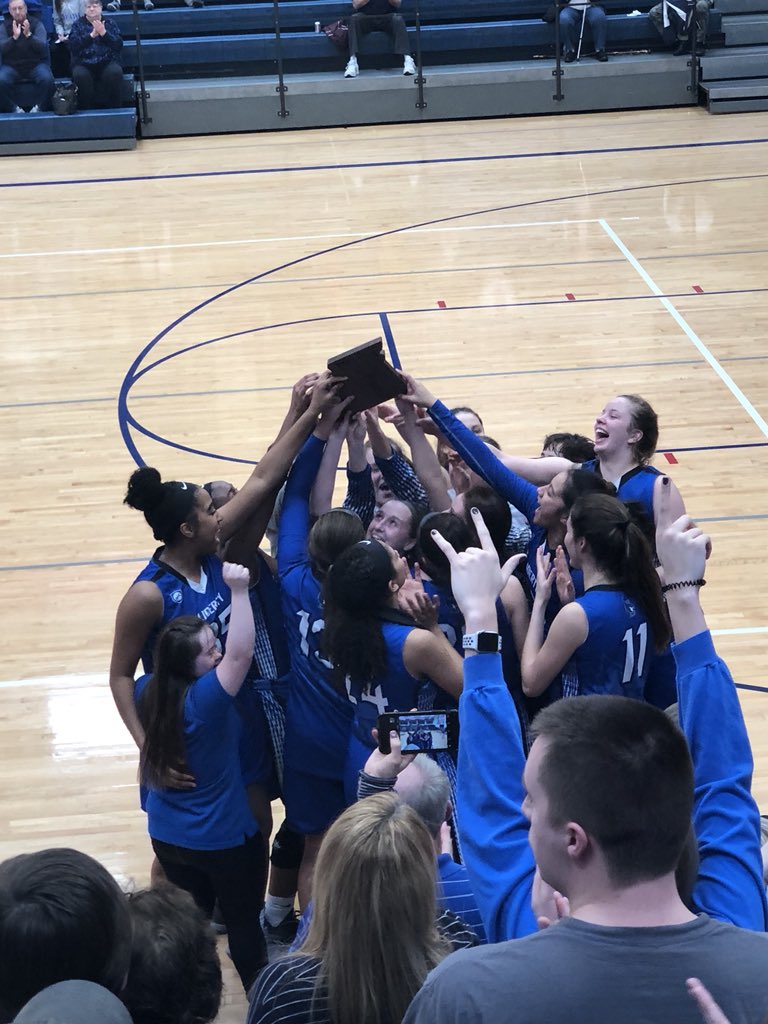 kayelnewland's tweet image. Back to back to back to back never felt so good. #4time 💍✌️✌️🤑🔵⚪️