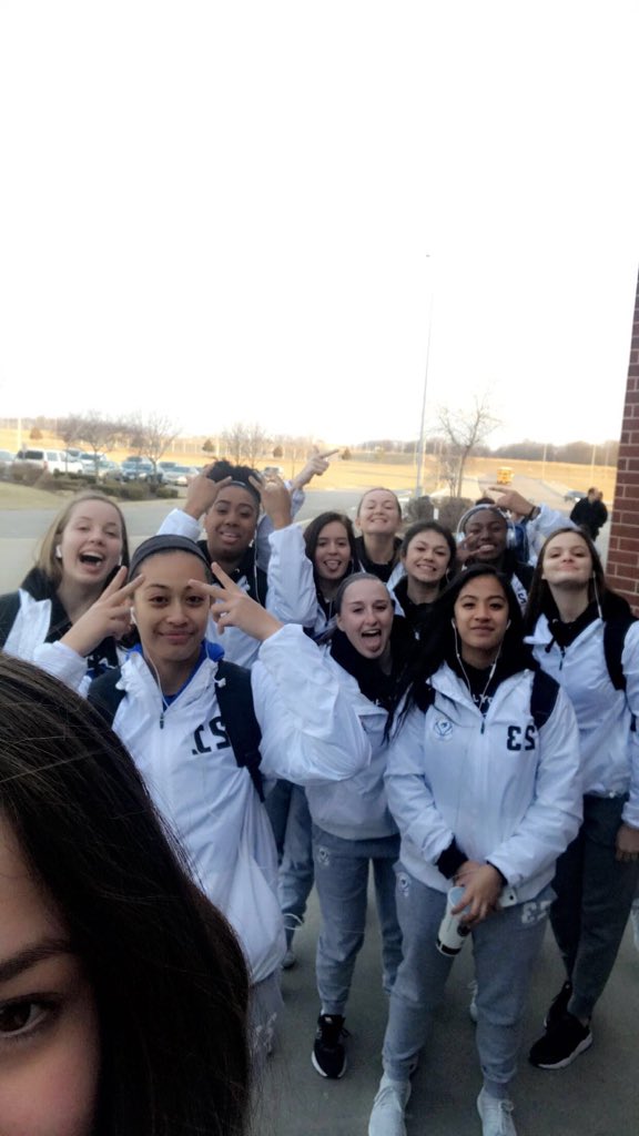 kayelnewland's tweet image. Back to back to back to back never felt so good. #4time 💍✌️✌️🤑🔵⚪️