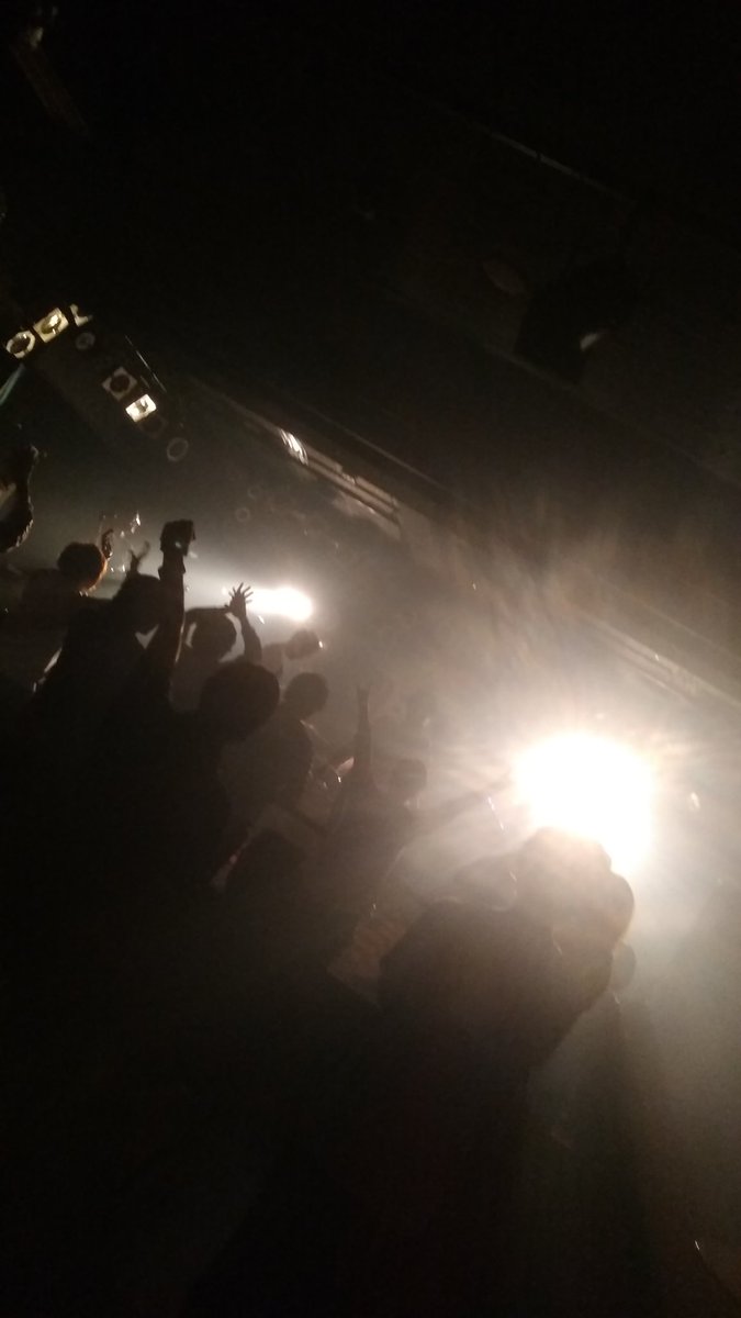 uki_vocal's tweet photo. 昨夜は立川BABELありがとう！新体制になって掴みかけていたものが確信に変わった夜でした。
Just Shake Justレコ発おめでとう、R2Jいつもそばにいてくれてありがとう。対バンのみんなもお客さんも気軽に話し掛けてくれてありがとう。本当に楽しい夜でした。
もちろんBABELにも感謝。 https://t.co/amsQs3IN9q