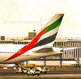 ScoAviationPics's tweet photo. The Divert(s) of my life👌🏼✈️
Double @emirates @Boeing B777-300(ER) diverted from @GLA_Airport to @GPABusiness @GPAPassenger during #beastfromtheast #storm #avgeeks #yesman #purebrilliant https://t.co/vLoM0WEw9w