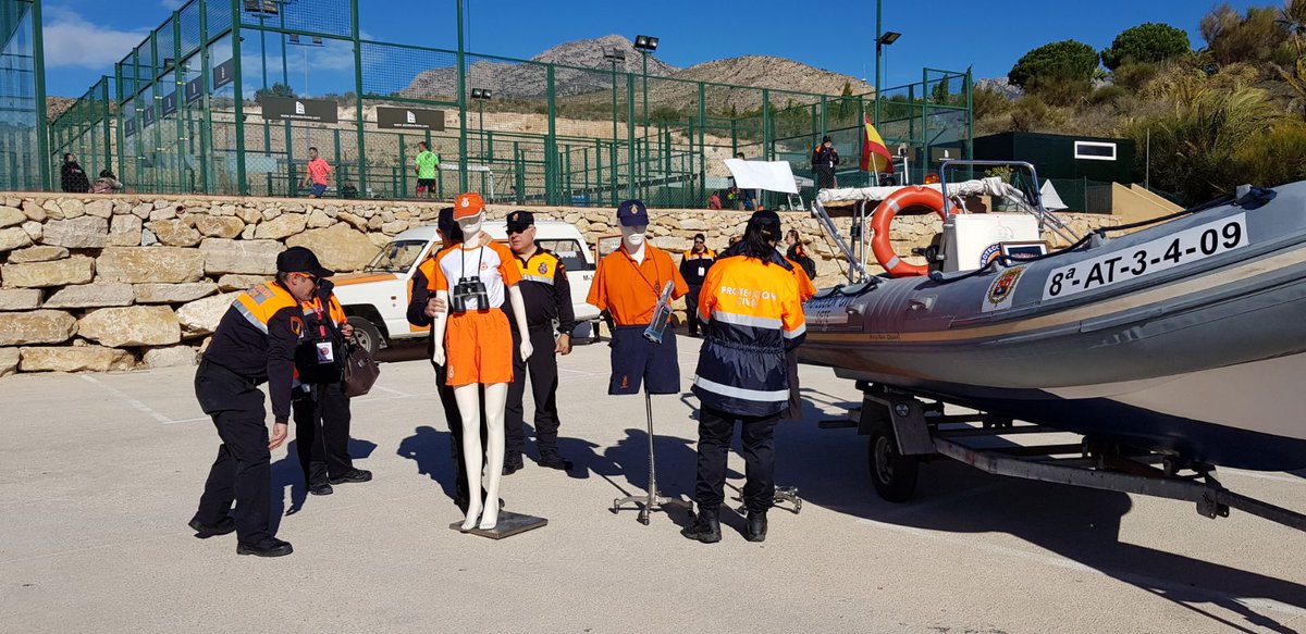 Sigue en #Benidorm el #2CongrésPCivil con la exhibición de recursos del voluntariado de #ProteccióCivil de la Comunitat Valenciana.