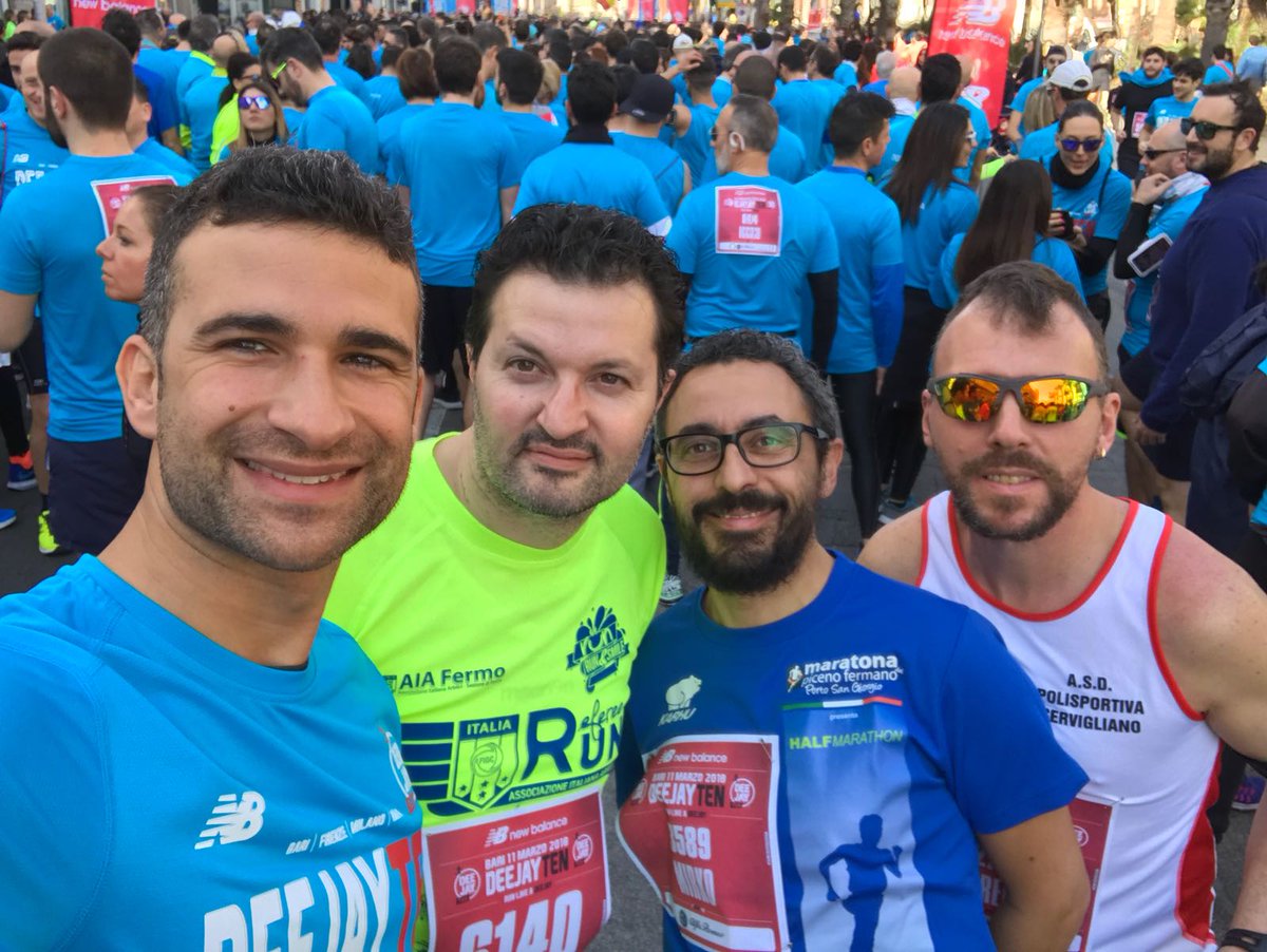 AIA_FIGC_Pesaro's tweet photo. Referee-Run di Bari: la sezione di Pesaro rappresentata da Giuseppe Macaddino. Nella foto con alcuni marchigiani. https://t.co/2p05WTgrYq