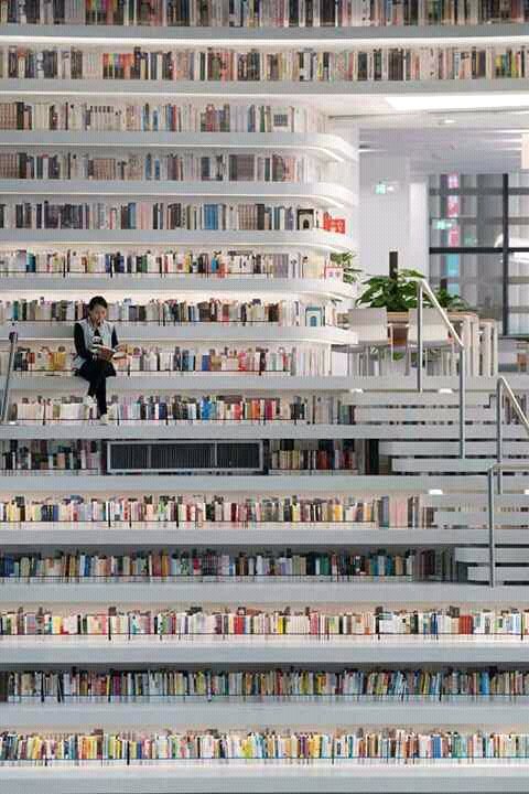 gujaratitwit's tweet photo. China opens world's coolest library with 1.2 million Book's.
#AmazingLibrary #coolestlibrary #Books #China https://t.co/qoK0MLgSJP
