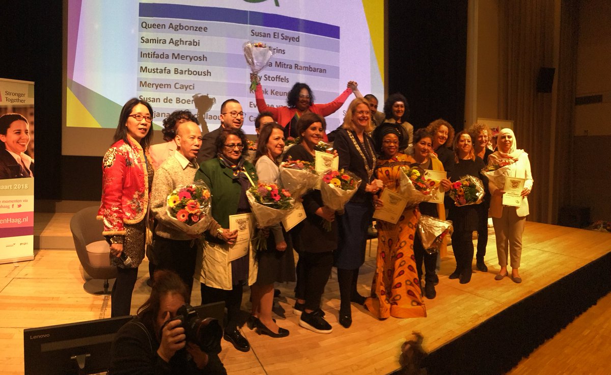 Parels van de Stad #vrouwendagDH in het zonnetje gezet door burgemeester <a href="/PaulineKrikke/">Pauline Krikke</a>