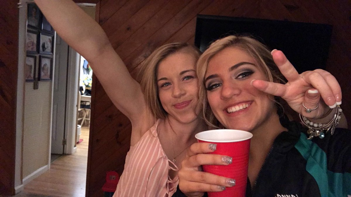 auribrez's tweet photo. Happy birthday to this girl who probably drives me insane most of the time & ofc the other way around too ! Much love sweetie sorry I couldn’t even eat porta w u! ❤️ #trainprobs https://t.co/7KxWM8e7DV