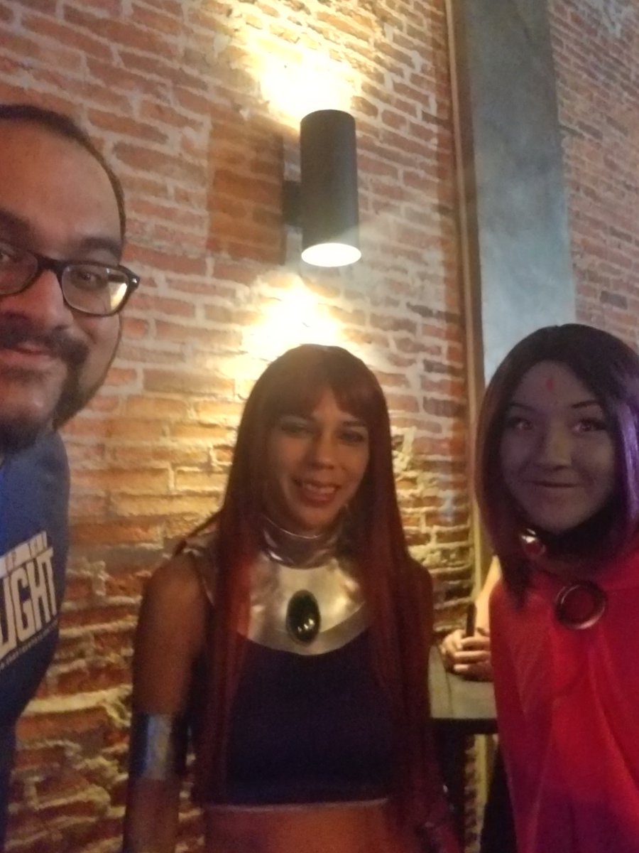 victorishappy2's tweet image. awesome time with the cosplay team @JTBass3 #musicvideoshoot #bitforce #teentitans