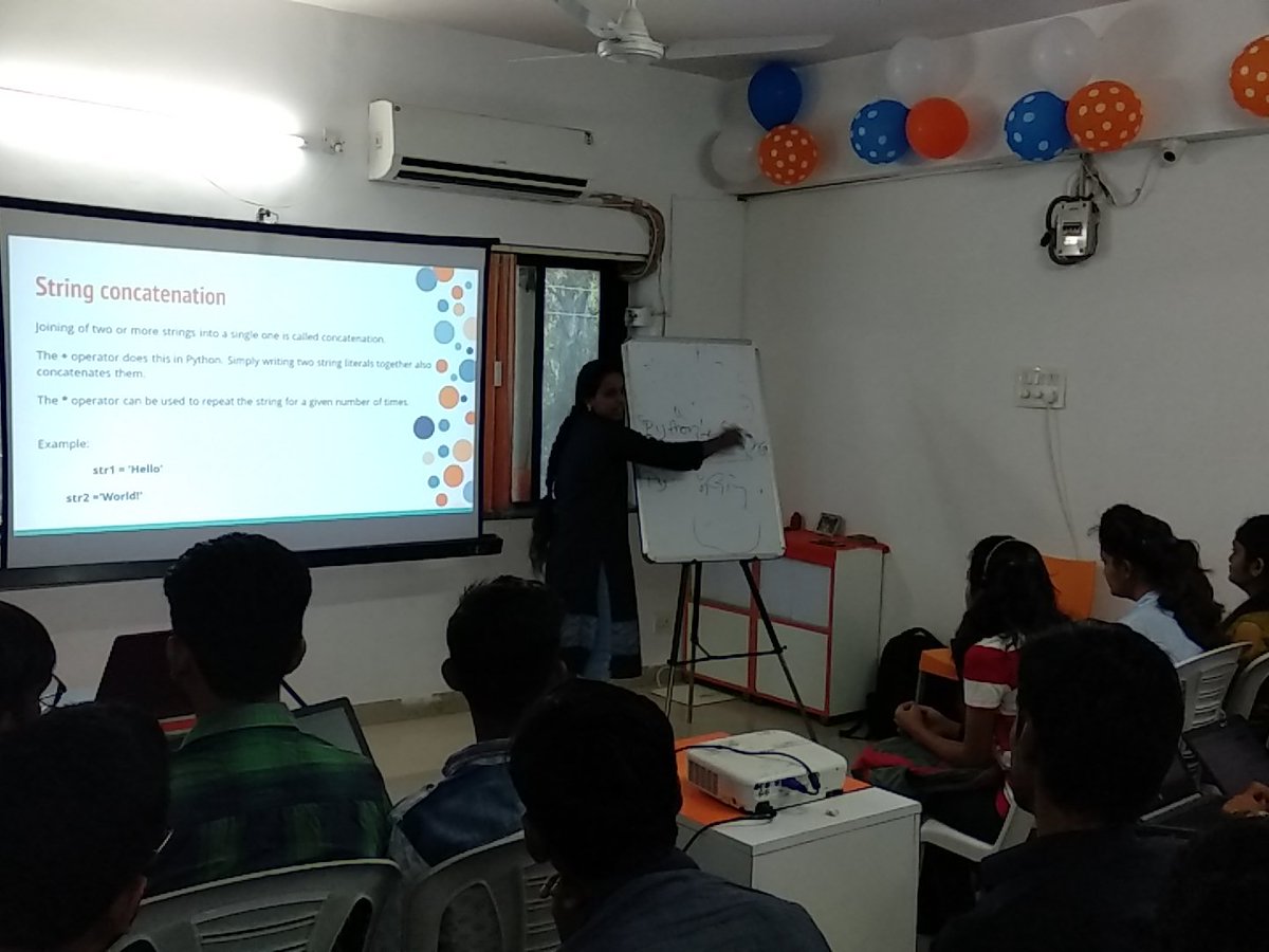 Milople's tweet image. Beginners exploring concepts of #concatenation 
#pythonworkshop 
#MilopleDaymeet
