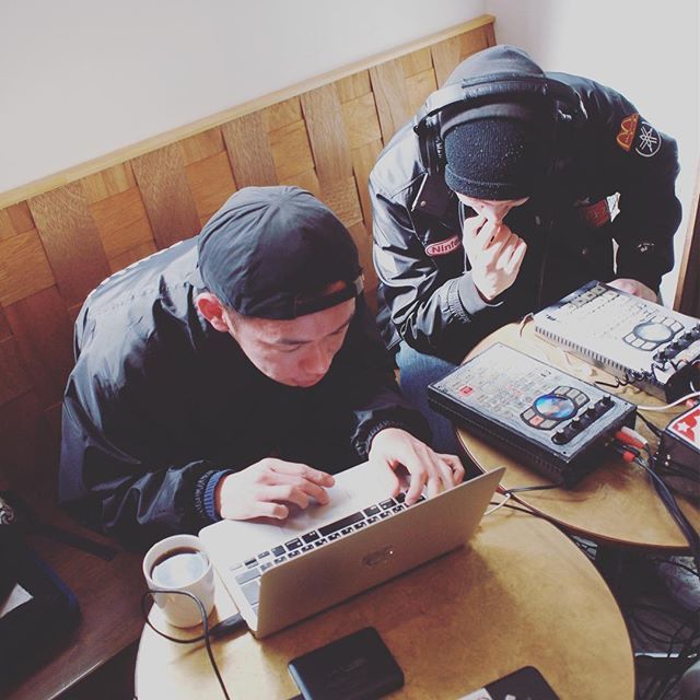 gramocoffee1's tweet photo. Drink Coffee, Makin' Beat.
*
#カフェ #gramocoffee #BELLSTORE #パーキング有り #コーヒースタンド #小倉 #小倉カフェ #馬借 #古着 #古本 #ペットフリー #コーヒー#coffee#北九州カフェ #福岡カフェ#スペシャルティコーヒー #beatmaker #beatmaking #sp404 https://t.co/kptQal9hgp https://t.co/iE1dM78DSC