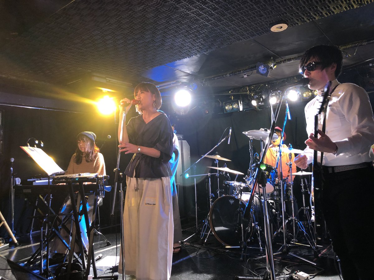 synchrorium's tweet photo. 始まりましたー  1バンド目はGUITAR POP IS DEAD?さんです(￣▽￣)  https://t.co/2bI05Fy5DW https://t.co/Y3BrAWuylM