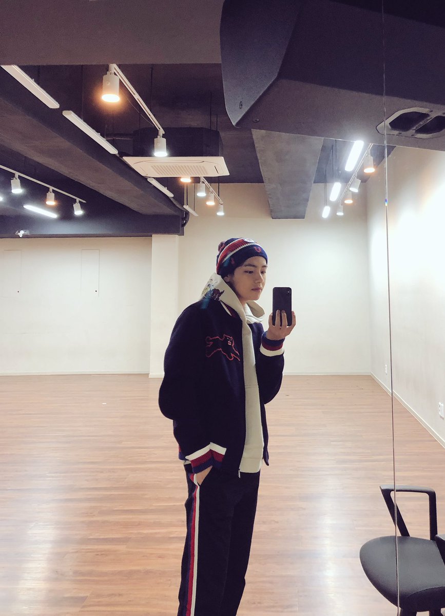 hoa_huyet's tweet photo. wow thật thỏa mãn con tim 
em muốn thấy anh nhiều hơn nữa 😍😍😍😍😍😍😍
I love Tae Tae 
#LoveYouSeokJin #iHeartAwards #BestFanArmy #BTSARMY 
#THOSFansBTS10M @BTS_twt 
@vuong_nhan2202 @nhat_khai222 @Jinzvinz @Levi2218 https://t.co/gALYORqKCL