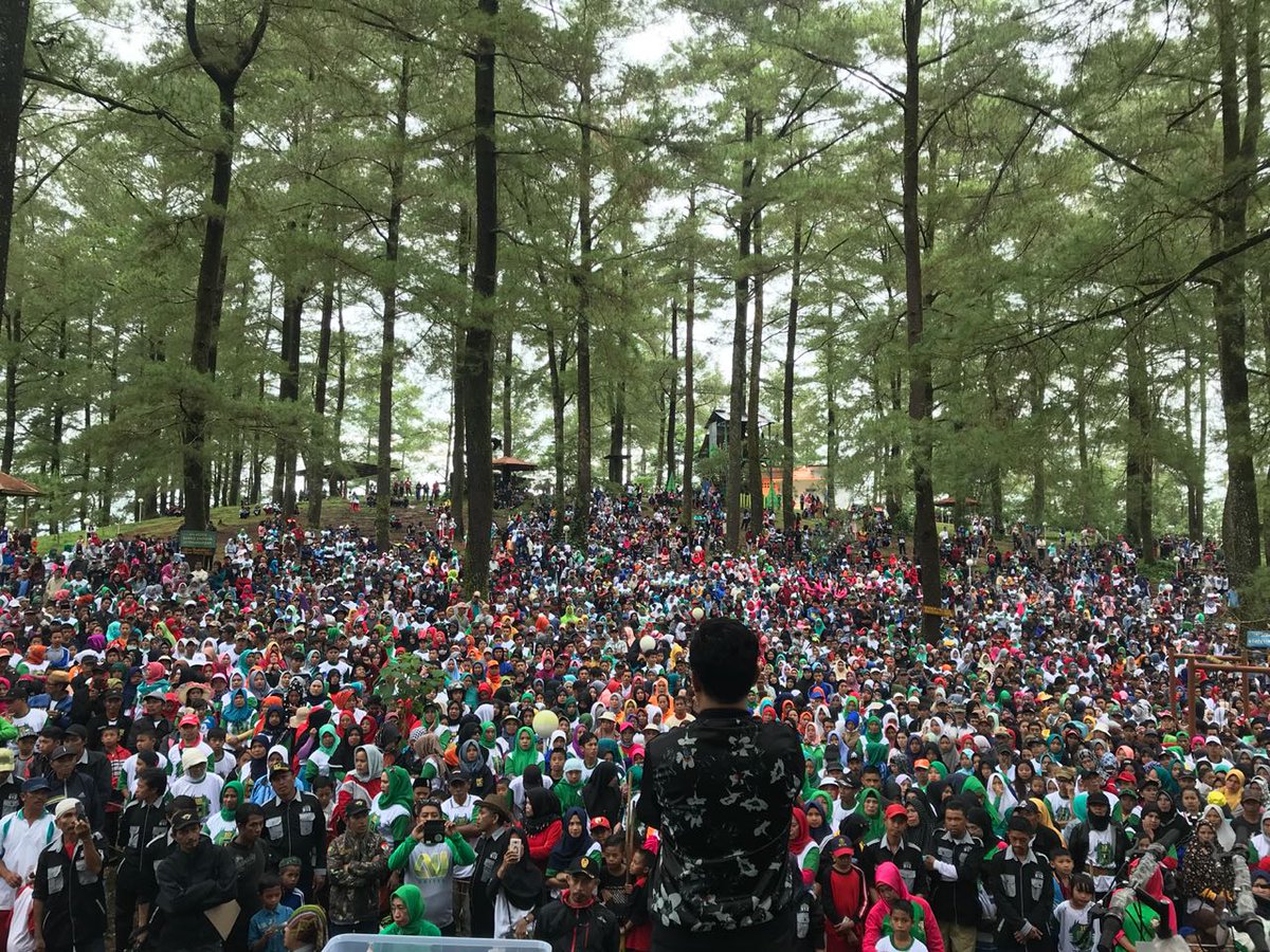 maros_ppp's tweet photo. Keseruan jalan sehat bersama hari ini di Malino, Kab Gowa.
#JalanSehatAmirUskaraPPP 
#PPP10Sempurna 
#RomahurmuziyPPP 
#weekend https://t.co/GHLPshMsrQ