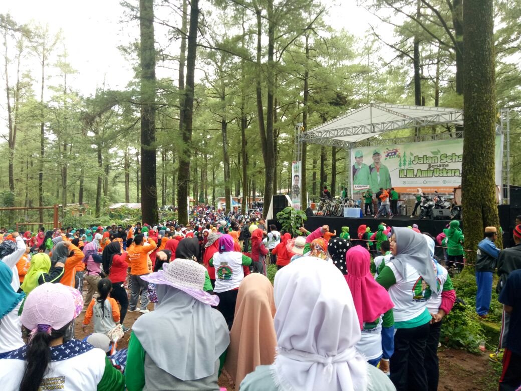 maros_ppp's tweet photo. Keseruan jalan sehat bersama hari ini di Malino, Kab Gowa.
#JalanSehatAmirUskaraPPP 
#PPP10Sempurna 
#RomahurmuziyPPP 
#weekend https://t.co/GHLPshMsrQ