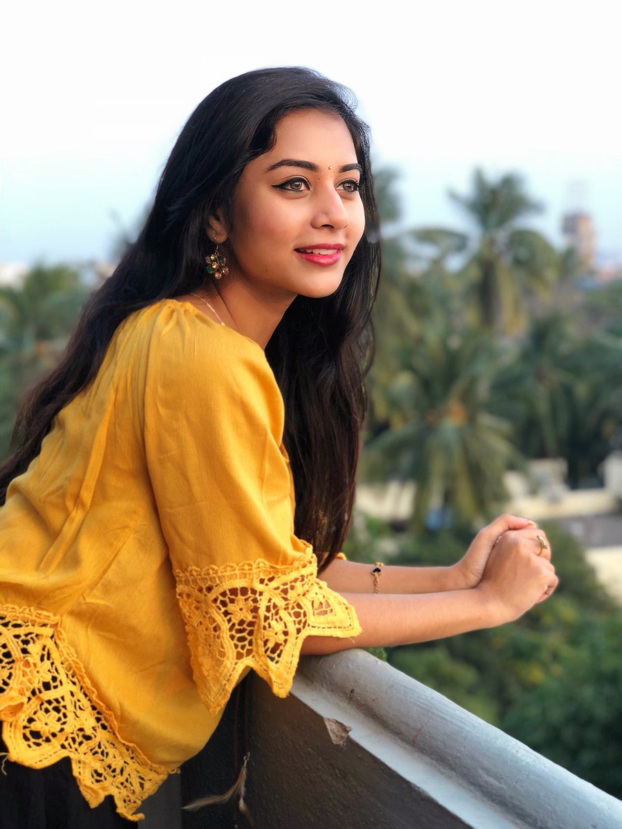 suza888's tweet photo. I’m Just one among you,who smile with all the life struggles,hurts nd still who love to keep dreaming big against all odds 😊🧚🏼‍♀️♥️ 
.
keep it going ,ur almost there to say it to urself proudly that 
“I MADE IT “ 🧚🏼‍♀️☺️
Dream big nd fly high 🧚🏼‍♀️💃🏼😊🧡 https://t.co/9jreprrOza