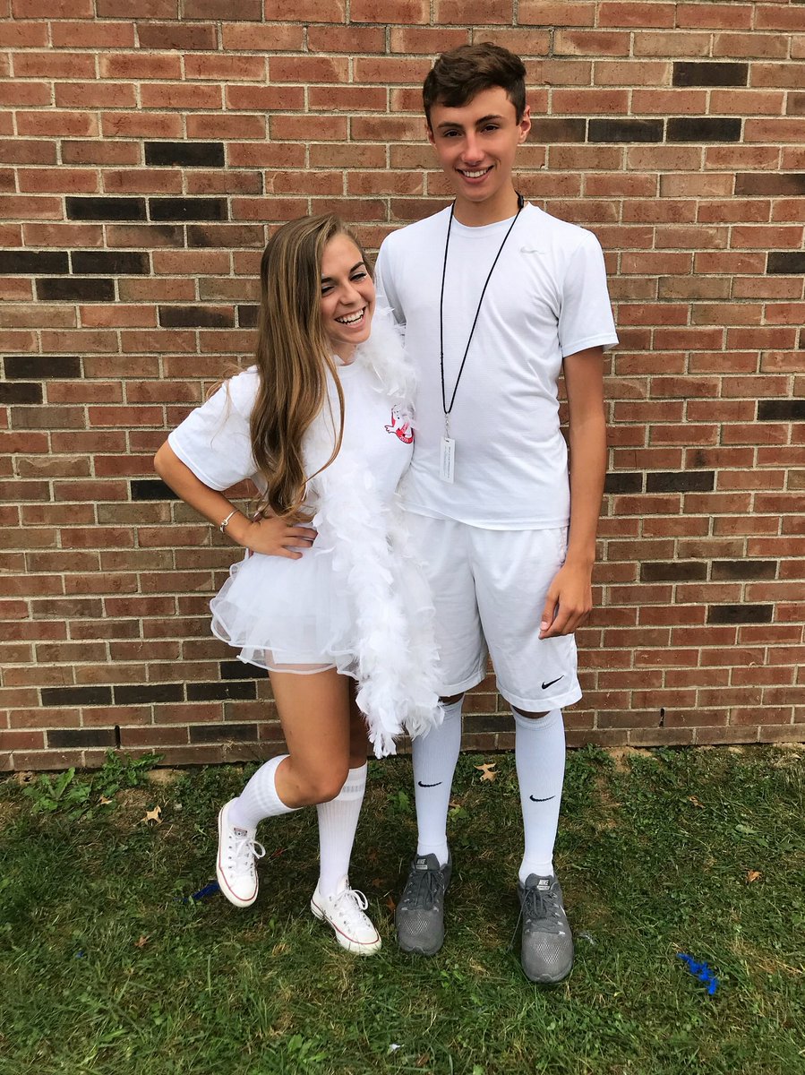 happy birthday to this weirdo🤪 i hope it’s as amazing as you are, ily💗💗