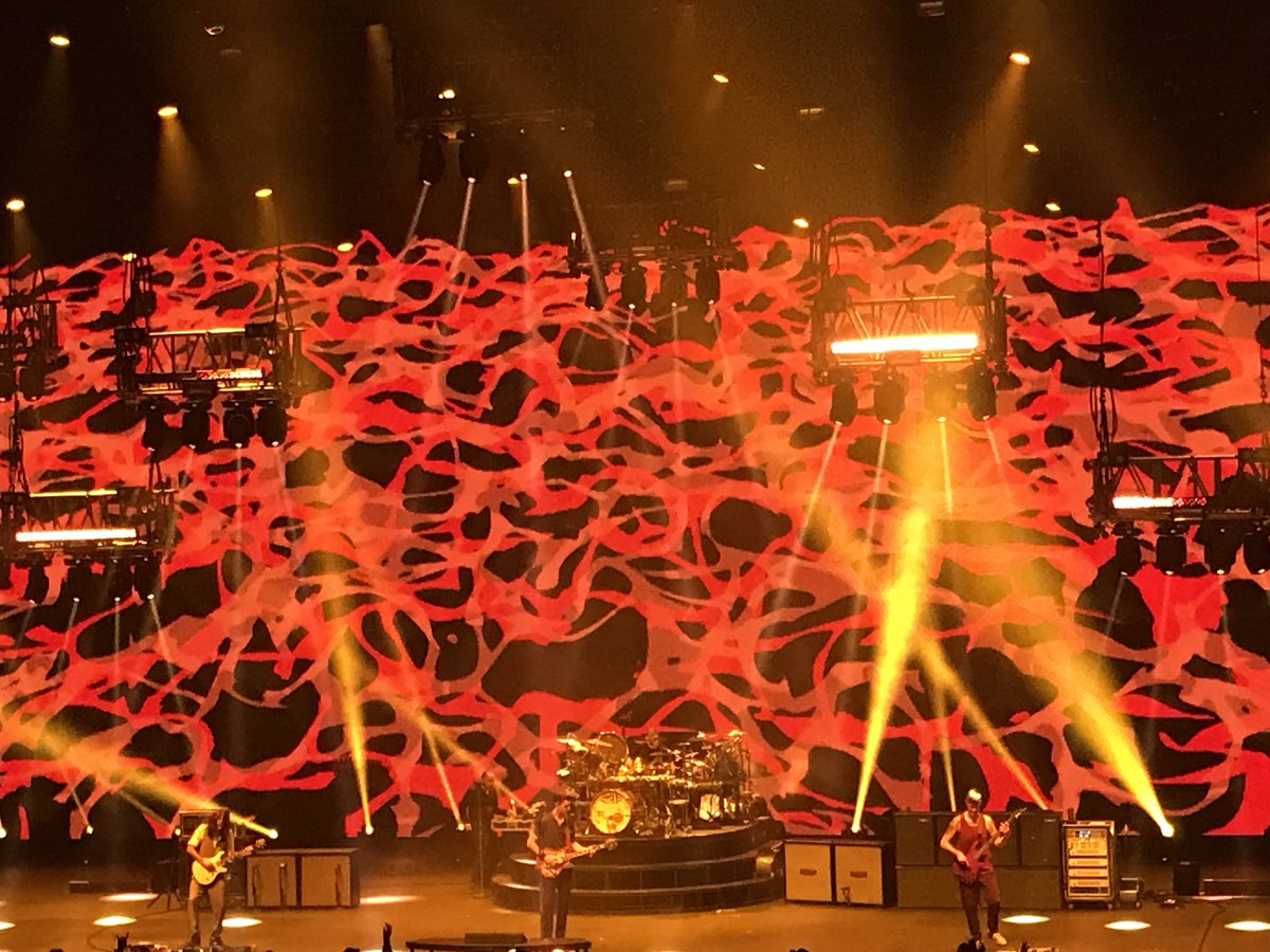 Forever_Dallas's tweet image. 311 day 2018 Night One in Vegas!  #311Day #HowDoYouFeel #UseOfTime