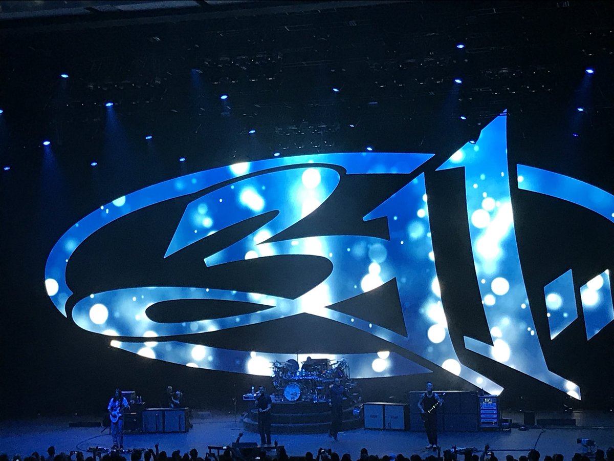 Forever_Dallas's tweet image. 311 day 2018 Night One in Vegas!  #311Day #HowDoYouFeel #UseOfTime