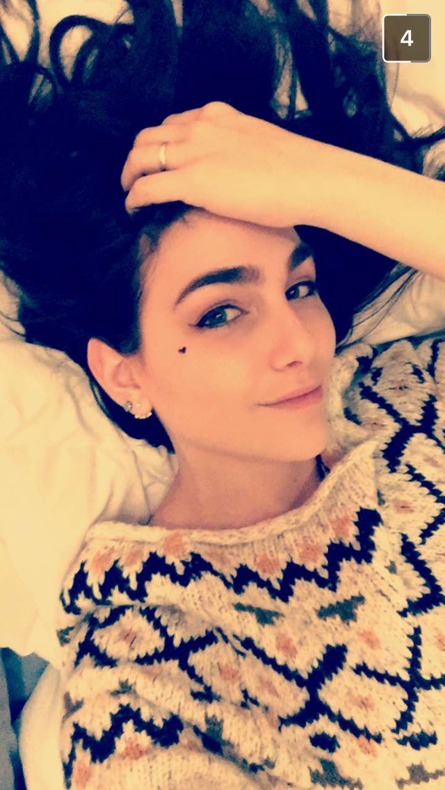 eviepynk's tweet photo. Trying to remember I’m fucking cute. 💕🐝🏳️‍🌈 #lgbtteam #lesbian #issalesbian #issagaygirl #lesbiancutie https://t.co/veHAQfLqle