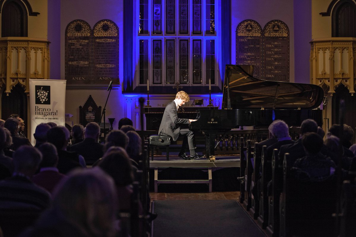 Bravo_Niagara's tweet photo. What an exquisite performance!!! Thank you @janlisiecki! 🙏 #bravoniagara #springintomusic #chopin #ravel #schumann #rachmaninov 📸: Jerry Placken https://t.co/o1m3pwVGII