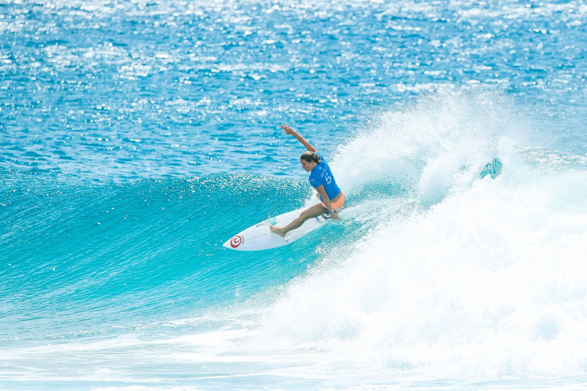 wsl's tweet image. Don&apos;t miss @nikkivandijk_, @Sageerickson &amp;amp; @coco_ho in #RoxyPro #GoldCoast Rd 1, Heat 6 👉 wsl.tv/goldcoast