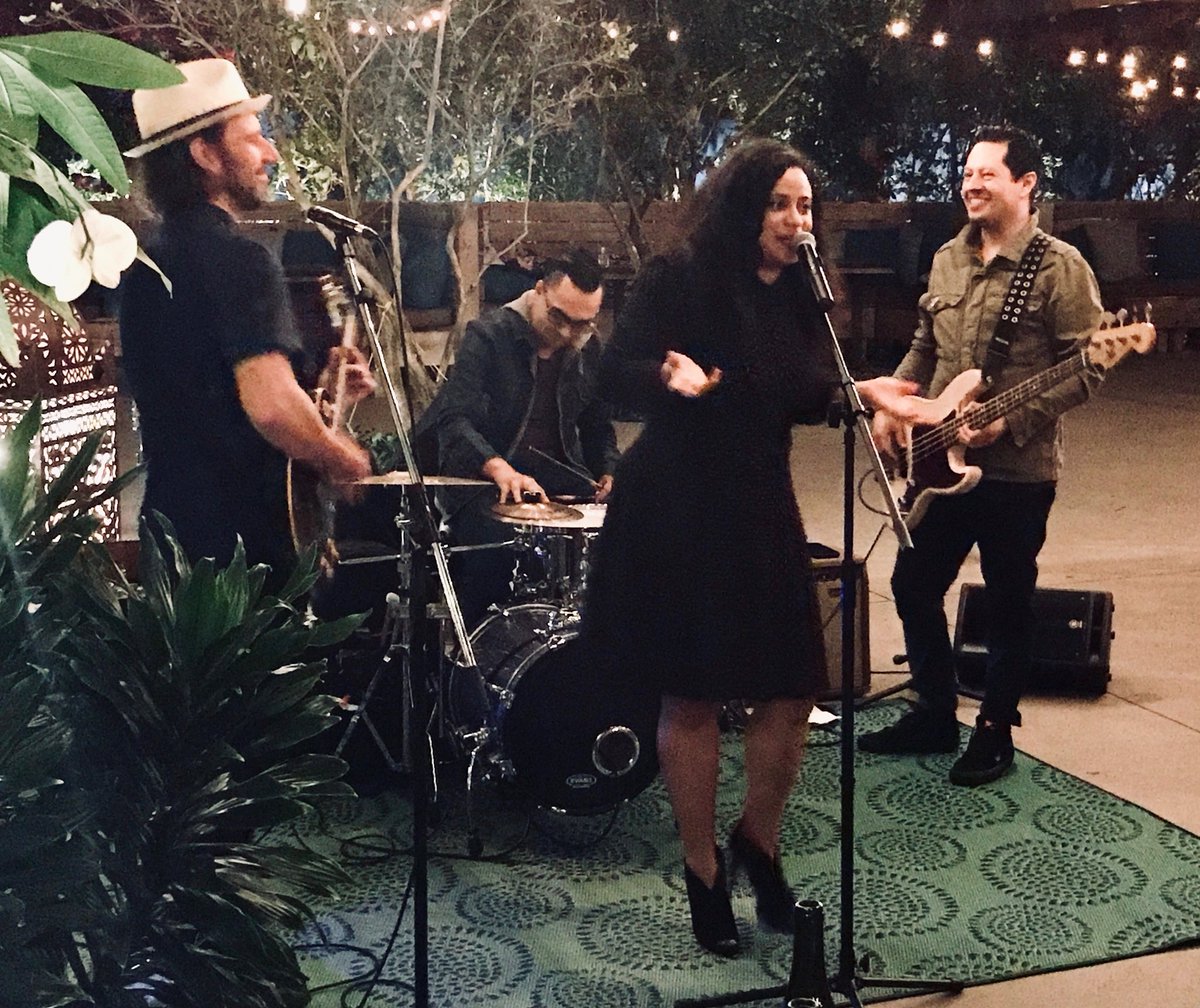 MinasMiami's tweet image. All the feels tonight courtesy of @HolaHiMusic  jamming in #TheGardenAtMinas ✨