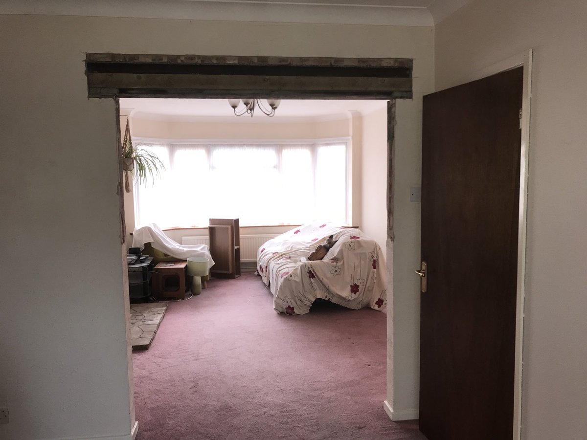 rdwbuildersltd's tweet photo. Making an old dated arch into a more modern square opening #builder #Norwich #norfolk #rdwbuildersltd https://t.co/Qfwf0yZFRo