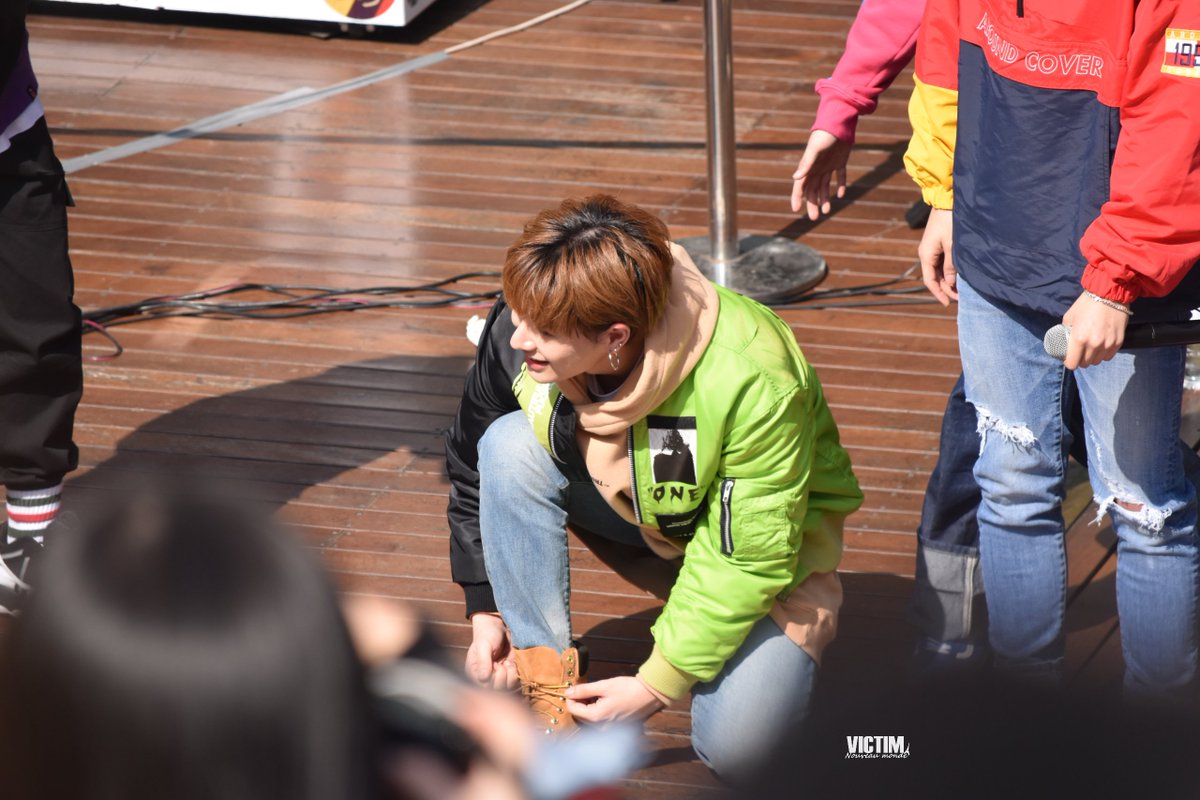 victim1109's tweet photo. 180311 - 동대문 버스킹 / Dongdaemun Busking 
#빅톤 #Victon #hanse #한세 https://t.co/RRxzgpVLQF